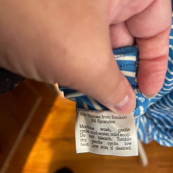 Yala brand bamboo material dress, simple, flattering, anywhere dress. - Picture 5 of 5